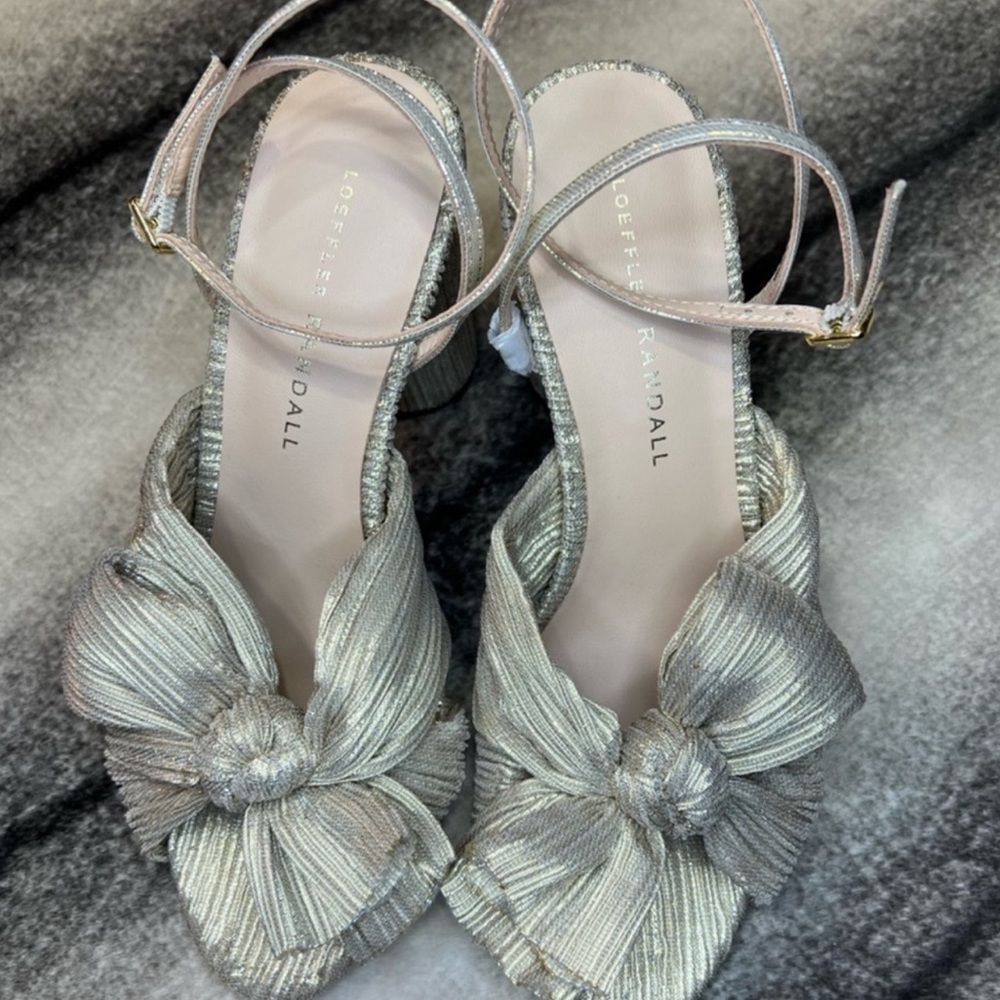 Loeffler Randall Camellia Bow Platinum Pleated Fabric Sandals Heels - Picture 1 of 9